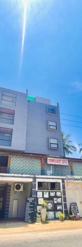 Suncoast Beach Hotel，位于米瑞莎的酒店