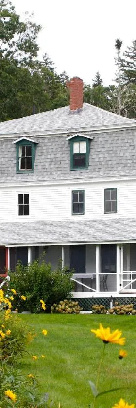 Oakland House Seaside Inn & Cottages，位于Brooksville的酒店