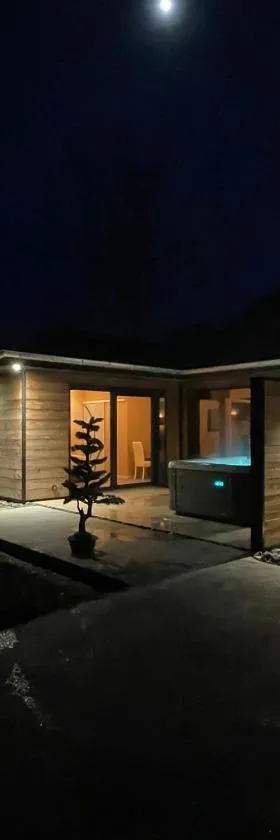 Nuit Divine，位于Chapelle-dʼHuin的酒店