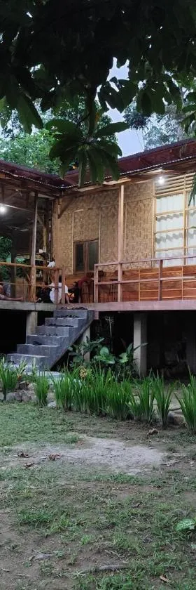 Bua Guesthouse Tangkahan，位于Tangkahan的酒店