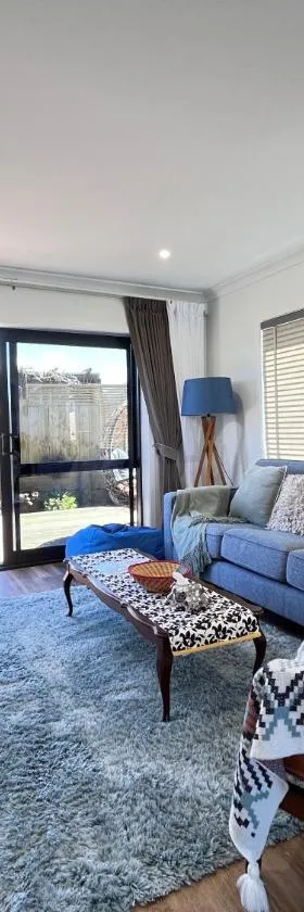 Brand New 2-Bedroom Retreat in Quiet Cul-de-Sac，位于汉密尔顿的酒店