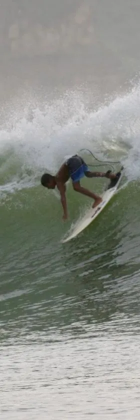 ekasboardriders surf&stay，位于Ekas的酒店