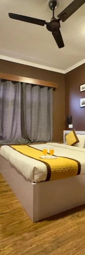 Hotel Jafson Accommodates，位于斯利那加的酒店