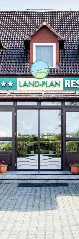 Land-Plan Hotel，位于Töltéstava的酒店