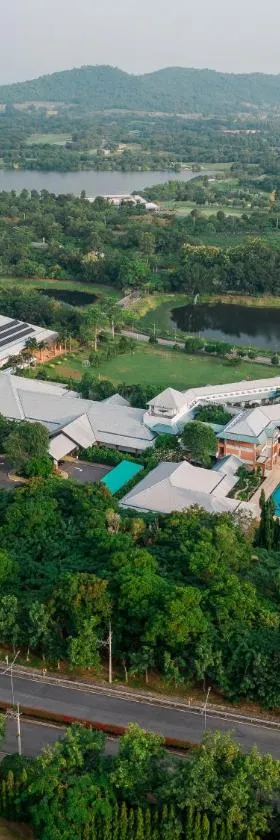 Eco Hotel by Thammasat，位于挽腊茫郡的酒店