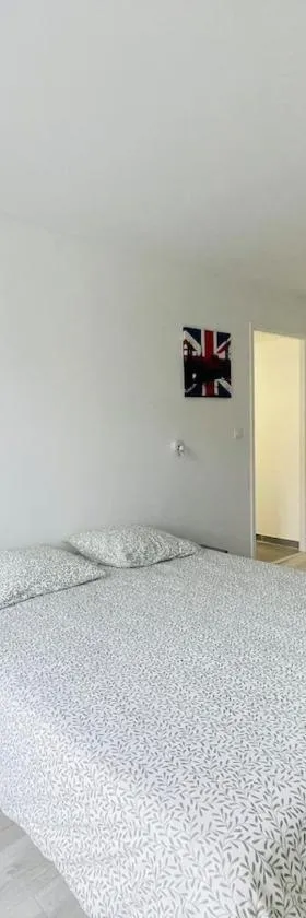 Éclat St Romain 2, studio-moderne-WIFI- parking - CLIM，位于Saint-Romain-en-Gal的酒店
