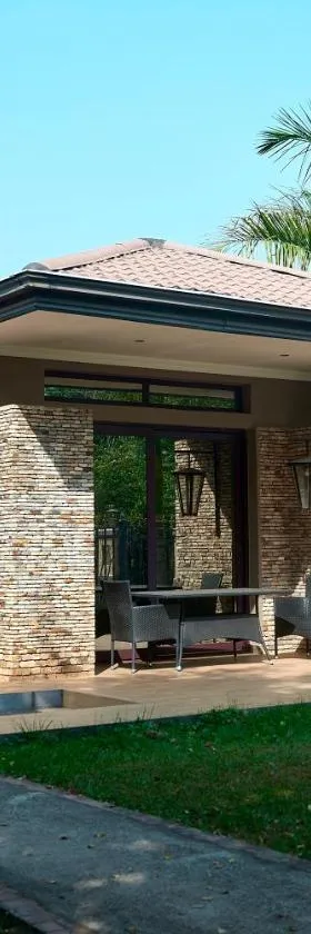 Tagidor Garden Resort And Spa，位于Bangou的酒店