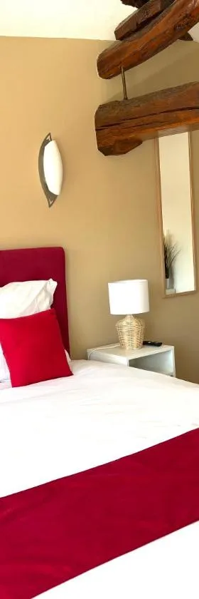 Hôtel Comme chez soi，位于Jas的酒店
