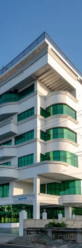 Hotel Staar World，位于根尼亚古马里的酒店