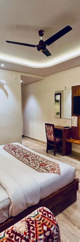 Maclo Classic Luxury Resort - #Lavish & Luxury Rooms #Big Parking #Lift #All Balcony Rooms #Prime Location #Top Selling #Property in Mcleodganj，位于麦罗肯机的酒店