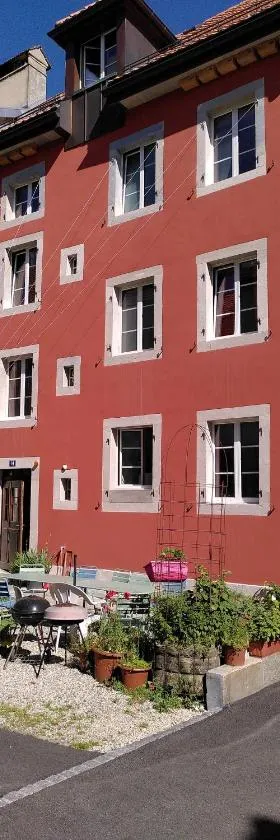 Maison La Coquille，位于拉绍德封的酒店