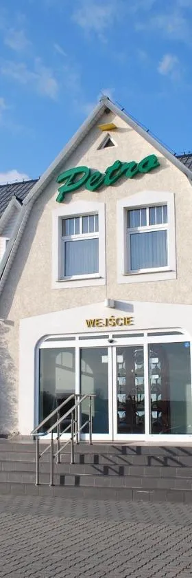 佩特罗汽车旅馆，位于托日姆的酒店