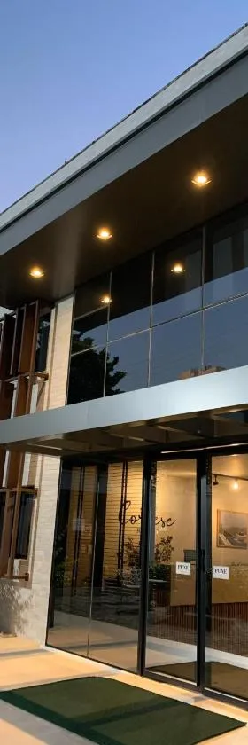 HOTEL CORTESE，位于特雷西纳的酒店