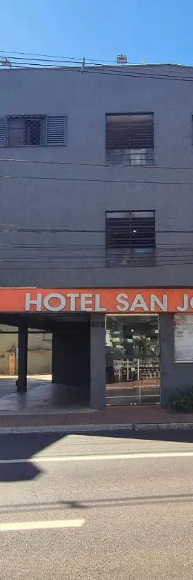 Hotel & Hostel San José，位于里贝朗普雷托的酒店