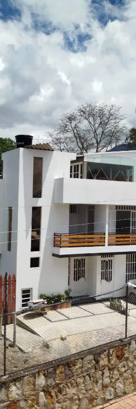 MonteClaro de Fusa，位于富萨加苏加的酒店