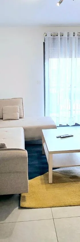 Joli appartement proche Paris Orly - Climatisé，位于摩兰吉斯的酒店