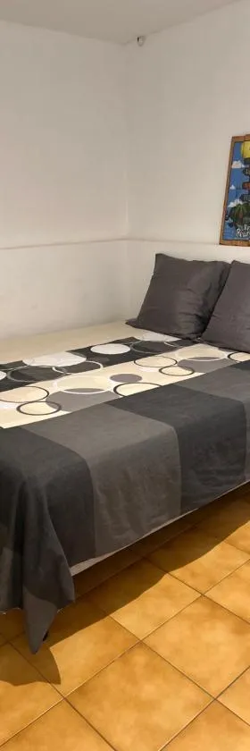 Logement indépendant St leu dans les bas，位于圣勒的酒店