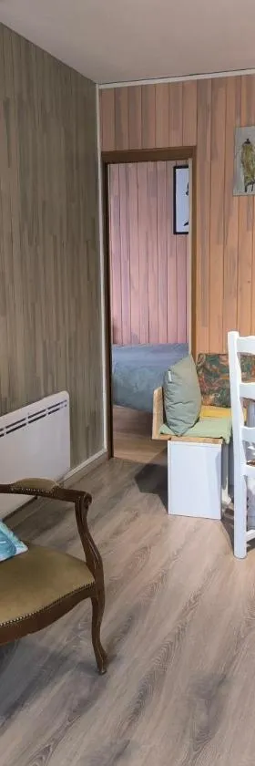 Appartement vert tendre face à la montagne，位于巴涅尔-德吕雄的酒店