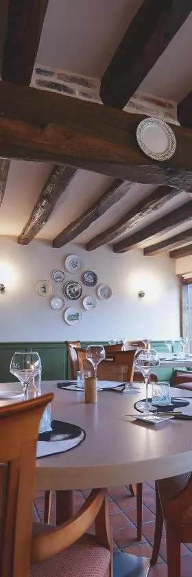 Auberge Du Cheval Blanc - Teritoria，位于塞勒－圣但尼的酒店