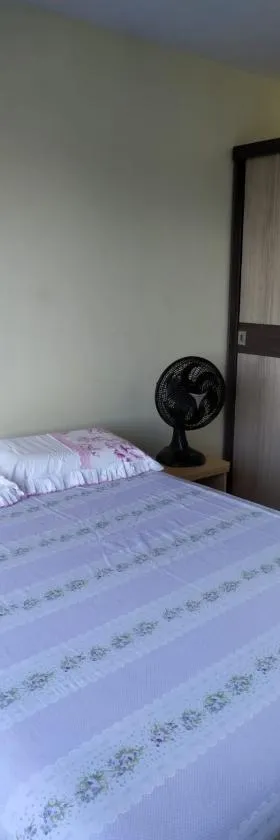 Apartamento perto do mar com garagem em Praia de Leste，位于巴拉那州蓬塔尔的酒店