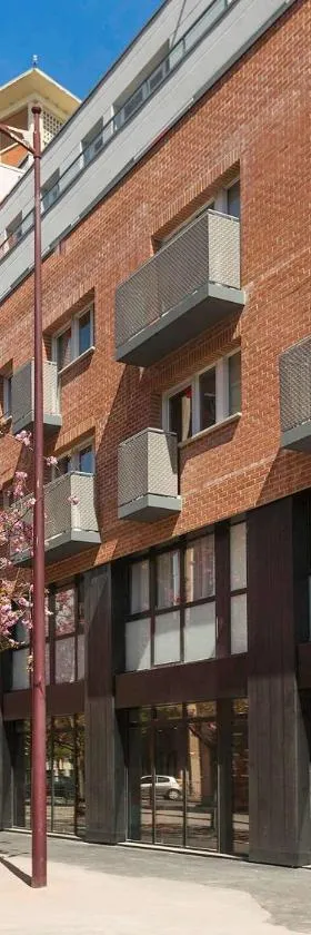 里尔中心大广场宜必思酒店，位于里尔的酒店