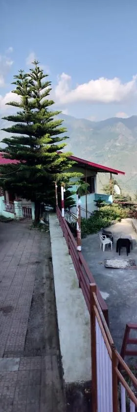 Hotel Snow View Chakrata，位于恰克拉塔的酒店