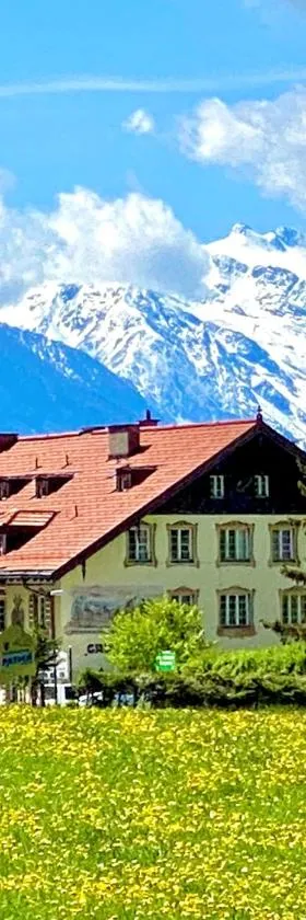 Hotel Restaurant Grünwalderhof，位于因斯布鲁克的酒店