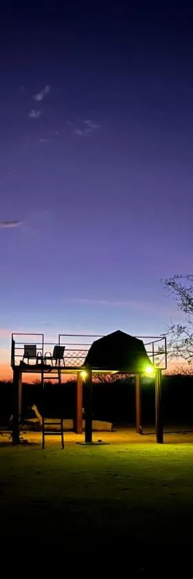 Etoko Farm Camp，位于Uis的酒店
