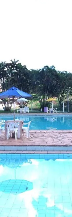 Pousada Hotel Chale Parque Aquatico Lindoia，位于林多亚的酒店