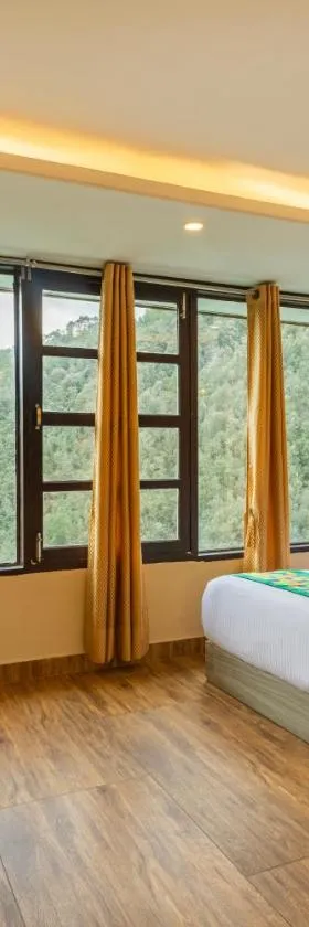 Treebo Lords Garden Glory With Valley View & Centralized Heating，位于西姆拉的酒店