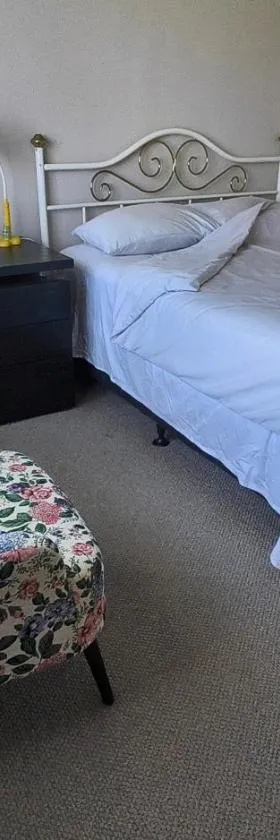 Small private self-contained unit，位于奥克兰的酒店