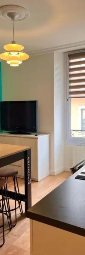 AzurPrestigeStation5min TV Elegant Relaxing Chill，位于瓦尔瑟里恩河畔贝勒加尔德的酒店