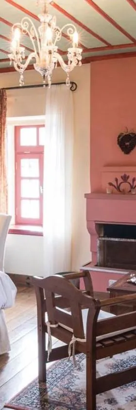 Cozy double room with fireplace，位于Asprangeloi的酒店