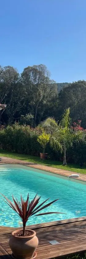 Magnifique villa récente entre mer et montagne située entre Ajaccio et Porticcio，位于Cauro的酒店