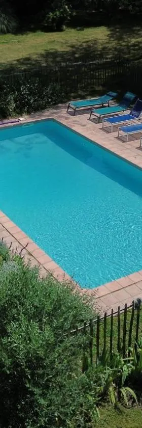 Villa Toscane créations à 20 mn de Toulouse，位于Azas的酒店