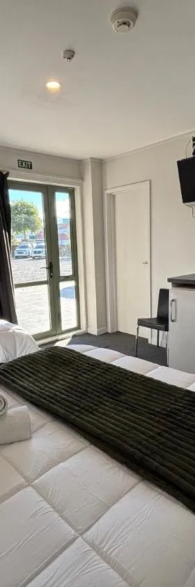 Leopard Hotel，位于 Waipukurau的酒店