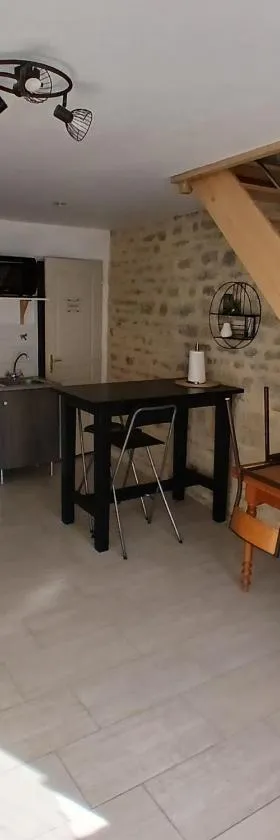 Le cottage du village，位于Seigny的酒店