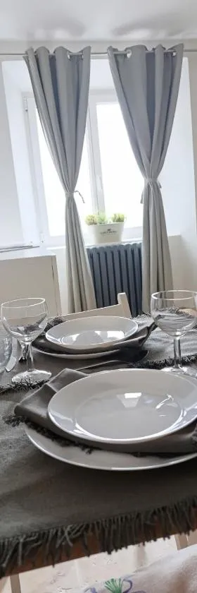 Logement le gabian，位于Ampus的酒店