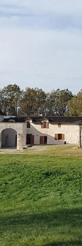 Les Mémis，位于Bourdeilles的酒店