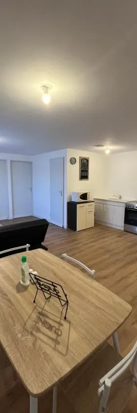 L inattendu Le Creusot Le Breuil appartement 2 chambres proche gare tgv，位于Le Breuil的酒店