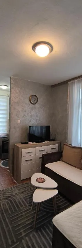 Apartment ONE，位于普卢日内的酒店