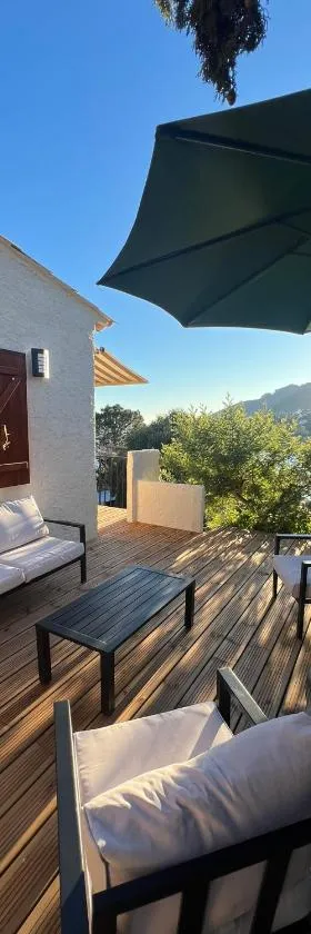 Maison Bord de mer Theoule，位于泰晤勒·苏尔·梅尔的酒店