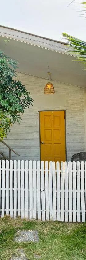 Beachfront Villa with Sunset，位于班邦宝的酒店