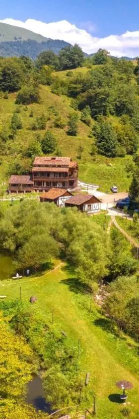 Ecokayan Dilijan Resort Hotel，位于迪利然的酒店