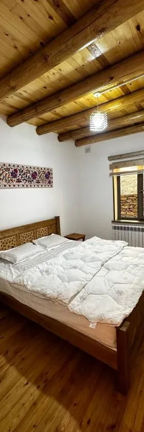 Nurata Eco Guesthouse，位于Yangiqishloq的酒店