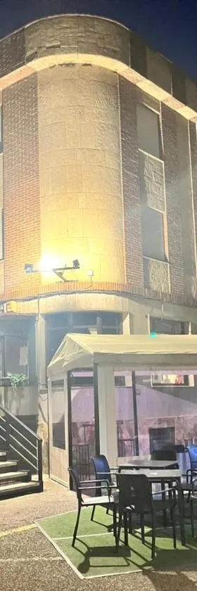 Hotel Juan Manuel，位于Camarzana de Tera的酒店