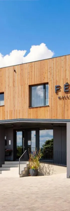 Wellness Hotel Fénix，位于利贝雷茨的酒店
