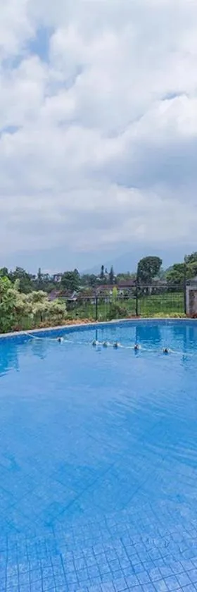 Mamifokobo Hotel & Glamping，位于Sindanglaya的酒店