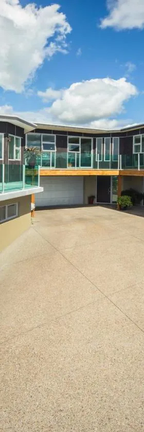 马塔卡纳海岸泰西住宿加早餐旅馆，位于Snells Beach的酒店