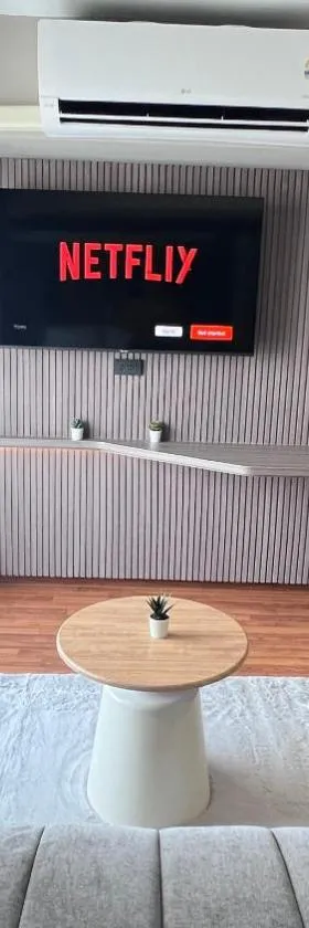 We Hotel，位于Ban Bang Toei (1)的酒店